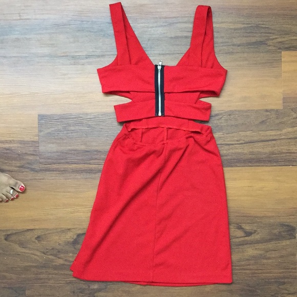 RED DRESS WITH CUT OUTS - Picture 2 of 8