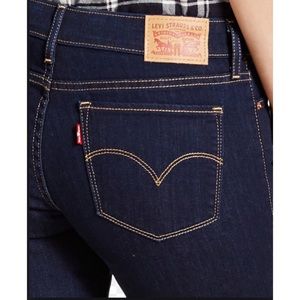 Levi’s Dark Blue 711 Skinny Jeans (Stretchy)