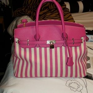 Large purse must buy