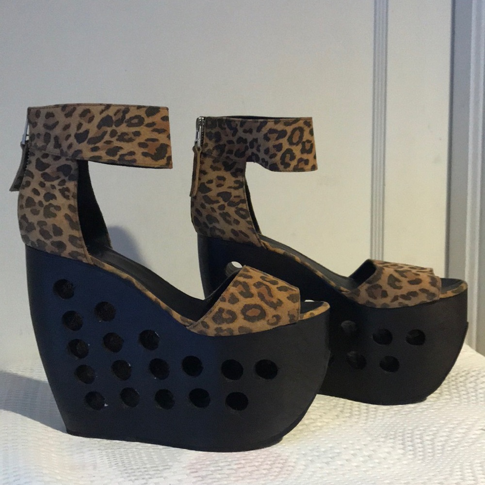 All Caps Platform Heals