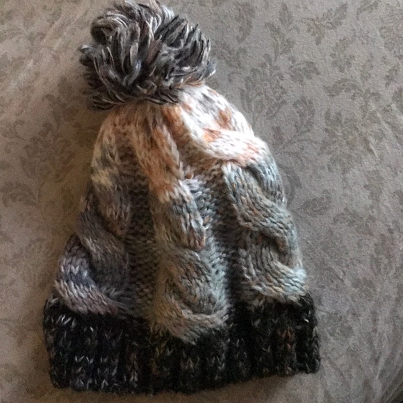 Beanie - Picture 1 of 2