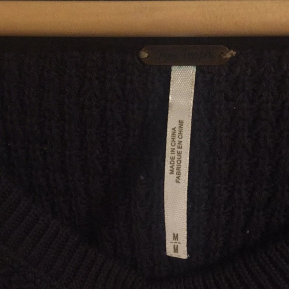 SOLD-Free People Sz M Shoulder Cut Out Sweater - Picture 4 of 5