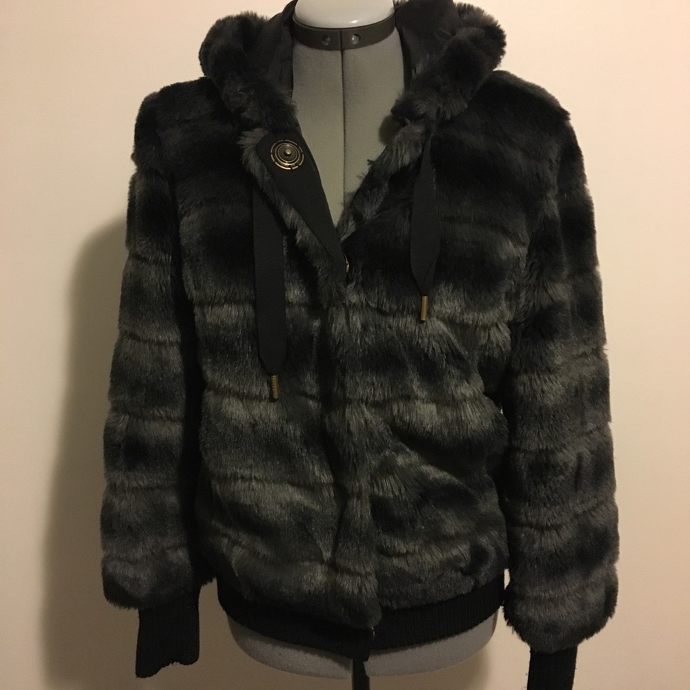 Juicy Couture Faux Fur Bomber Jacket Final ⬇️⬇️