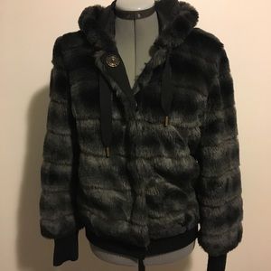 Juicy Couture Faux Fur Bomber Jacket Final ⬇️⬇️