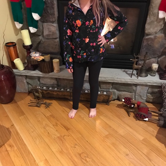 Old navy outfit! Warm and comfy! Size 10/12 - Picture 2 of 2