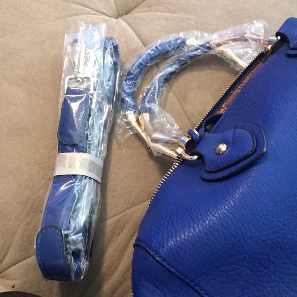 Blue purse - Picture 3 of 5