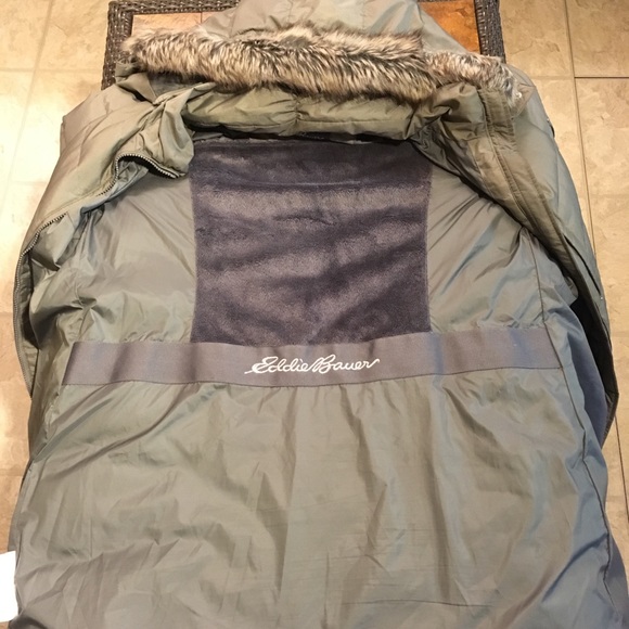 Eddie Bauer winter down coat - Picture 6 of 8