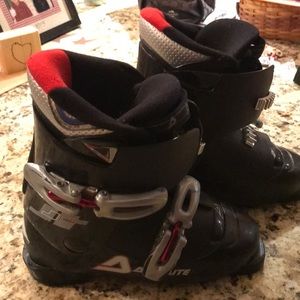 Solomite child’s ski boot, size 220