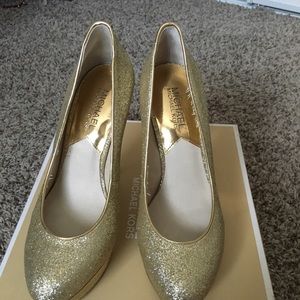 Michael Kors Glitter Pumps
