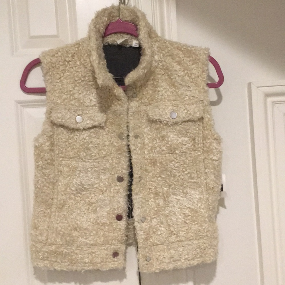 Gap women’s furry vest
