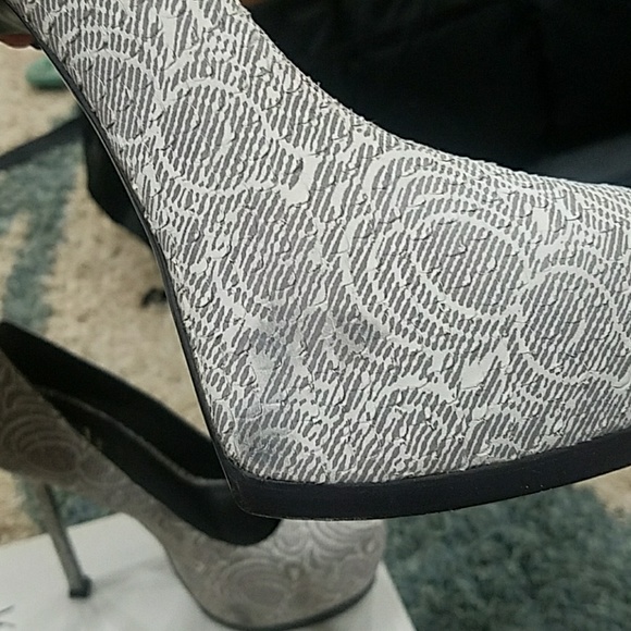 SOLD YSL Tribtoo grey & white leather suede sz 39 - Picture 8 of 8