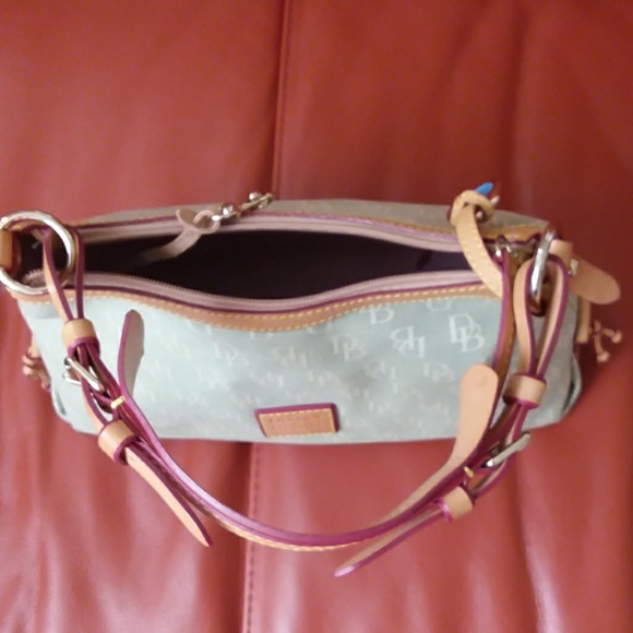 Final Sale  Satchel Signature Dooney & Bourke - Picture 2 of 9