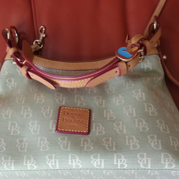 Final Sale  Satchel Signature Dooney & Bourke - Picture 4 of 9