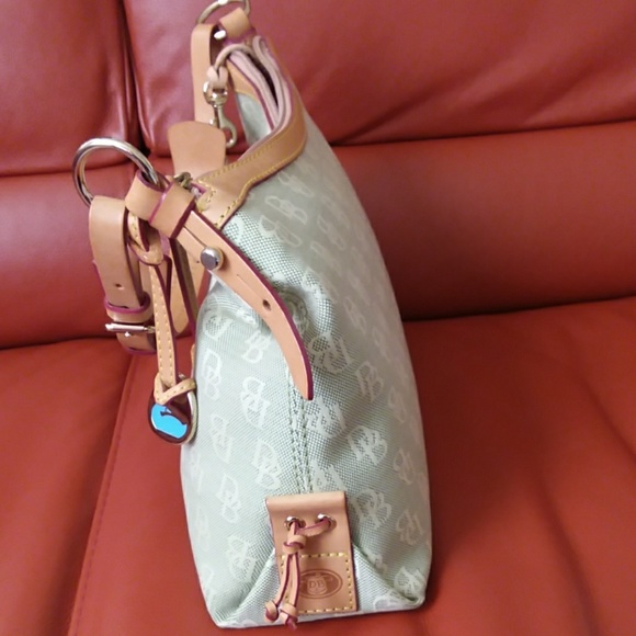 Final Sale  Satchel Signature Dooney & Bourke - Picture 7 of 9