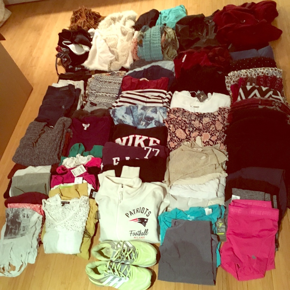HUGE Lot of women’s clothing! Over 95 pieces!