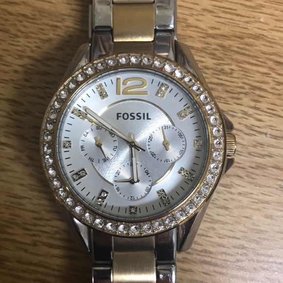 gold and silver fossil watch - Picture 1 of 3