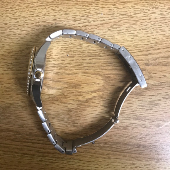 gold and silver fossil watch - Picture 2 of 3