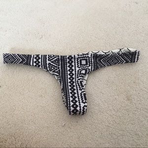 Reversible thong bikini bottoms