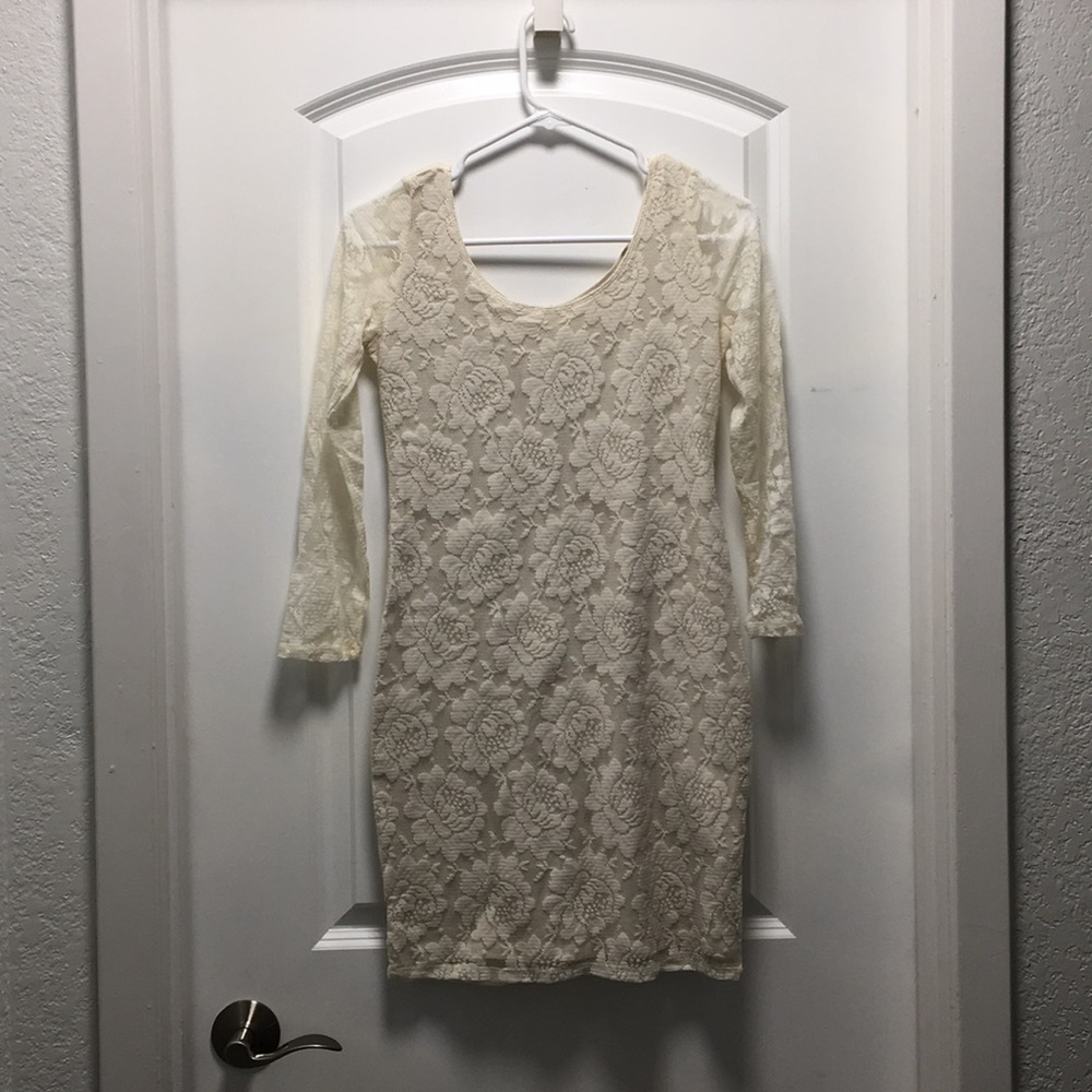 HOLLISTER cream lace T shirt dress. Size SMALL (S)