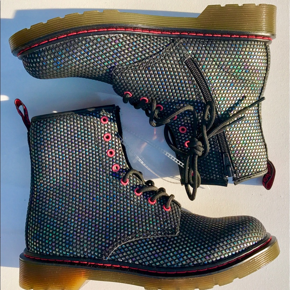 New Dr. Marten Black iridescent boots Size 7 W