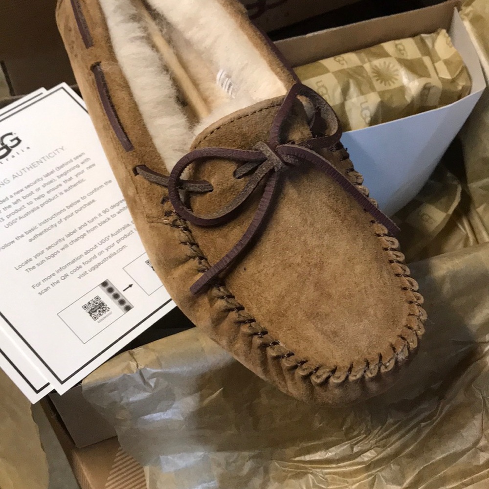 UGG DAKOTA CHESTNUT