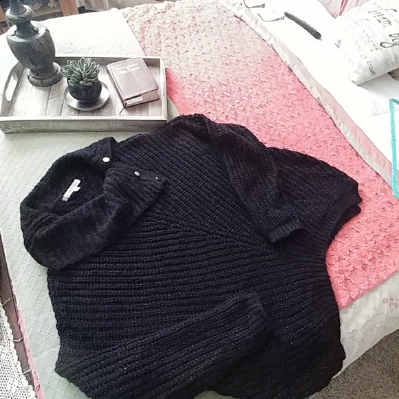 Beautiful jlow black sweaters - Picture 2 of 4