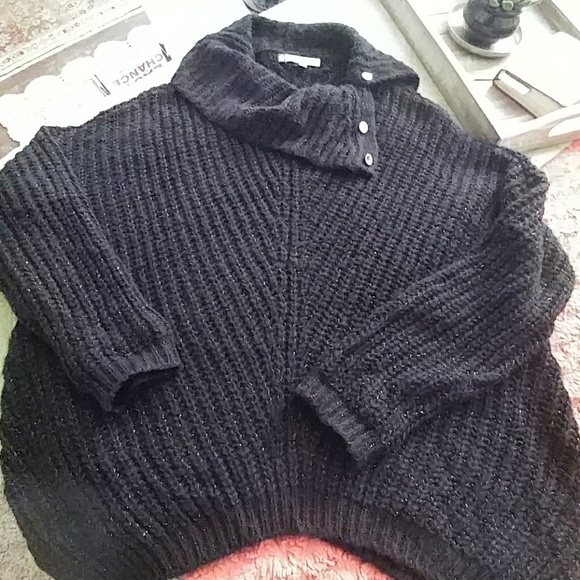 Beautiful jlow black sweaters - Picture 3 of 4