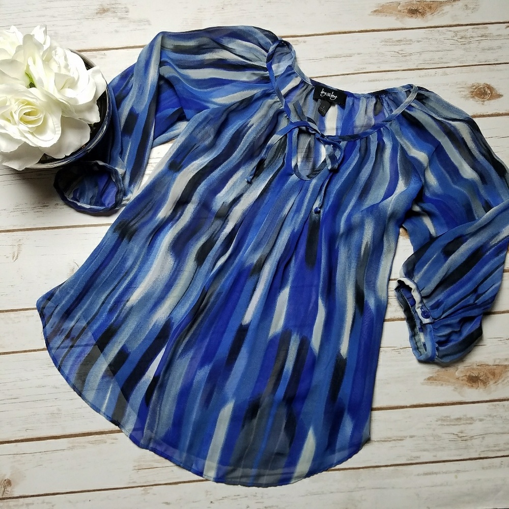 Woman's Beautiful Semi Sheer Blouse Size Small