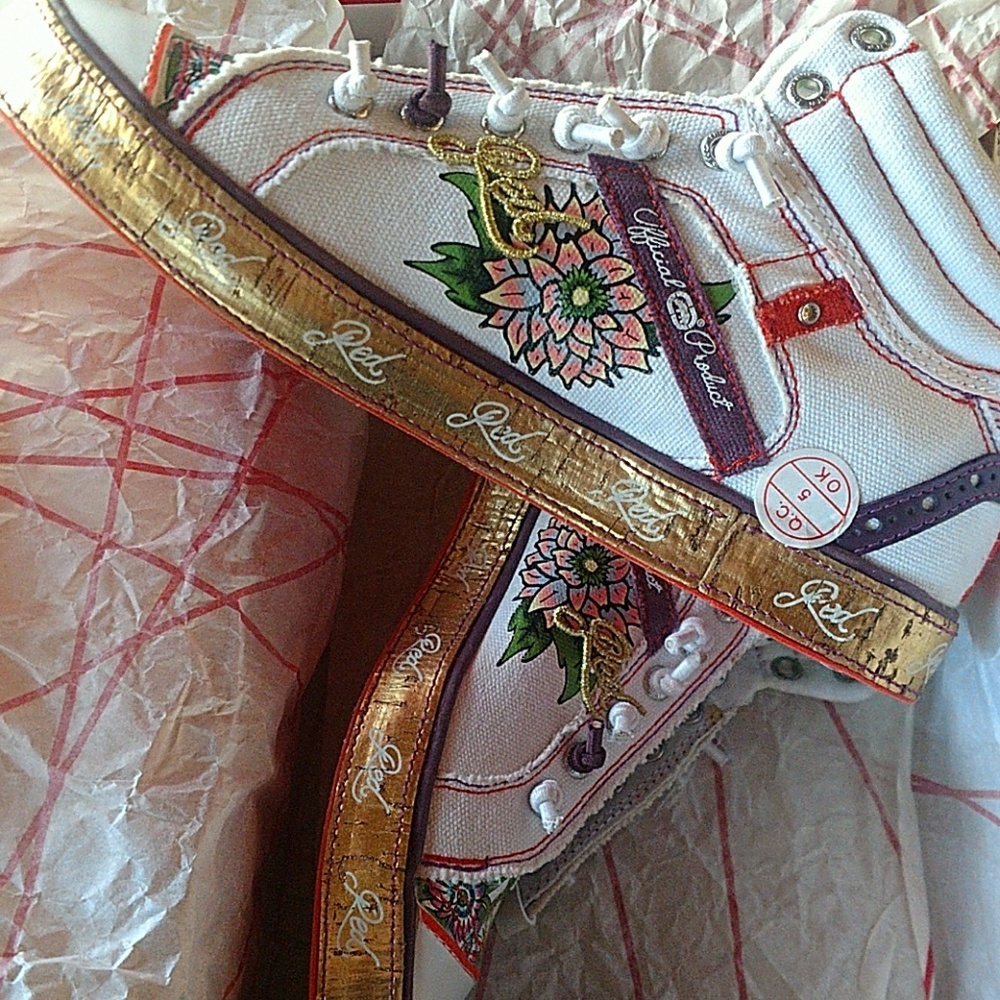 Shoes - Picture 4 of 4