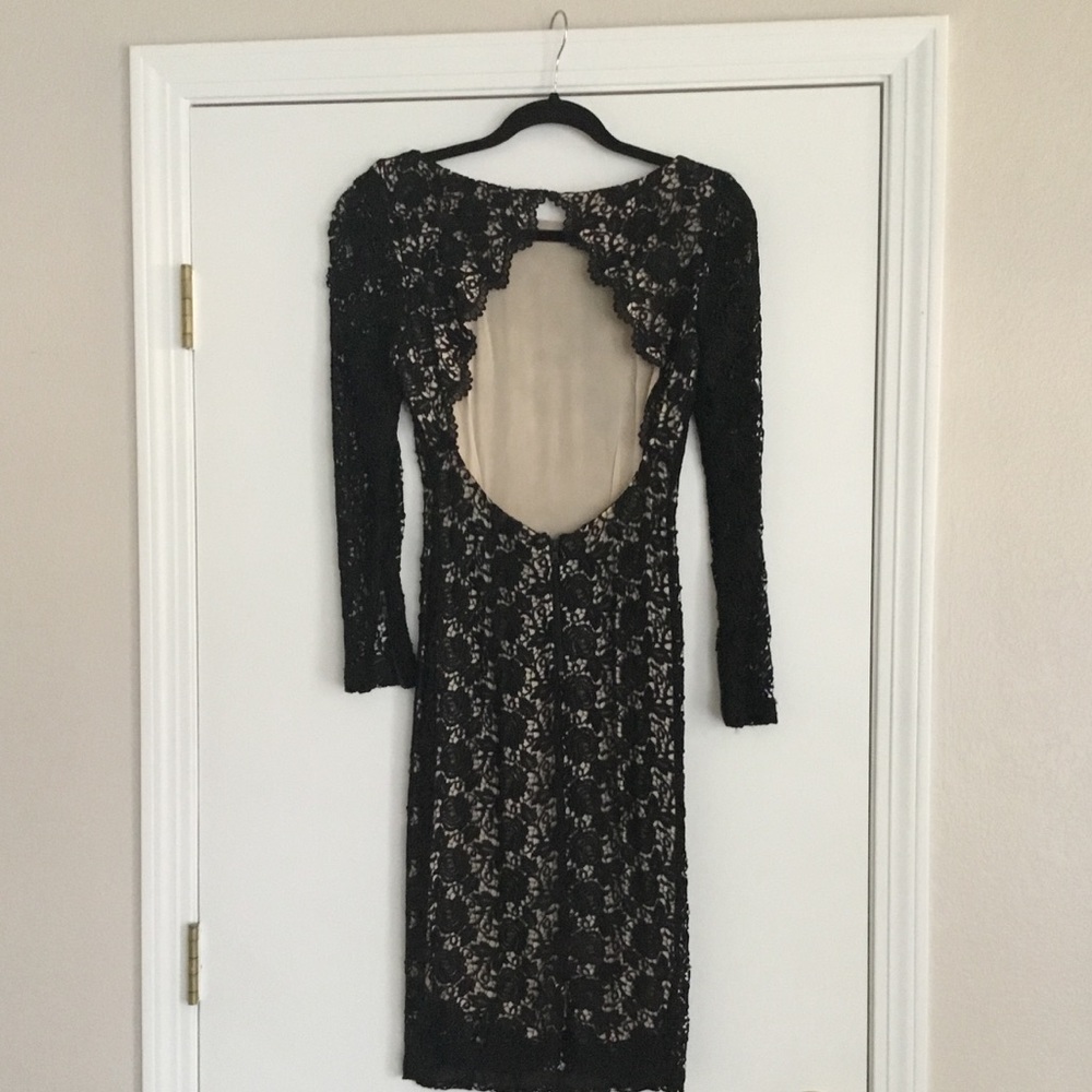 Elegant lace Alice+Olivia dress with cut out back