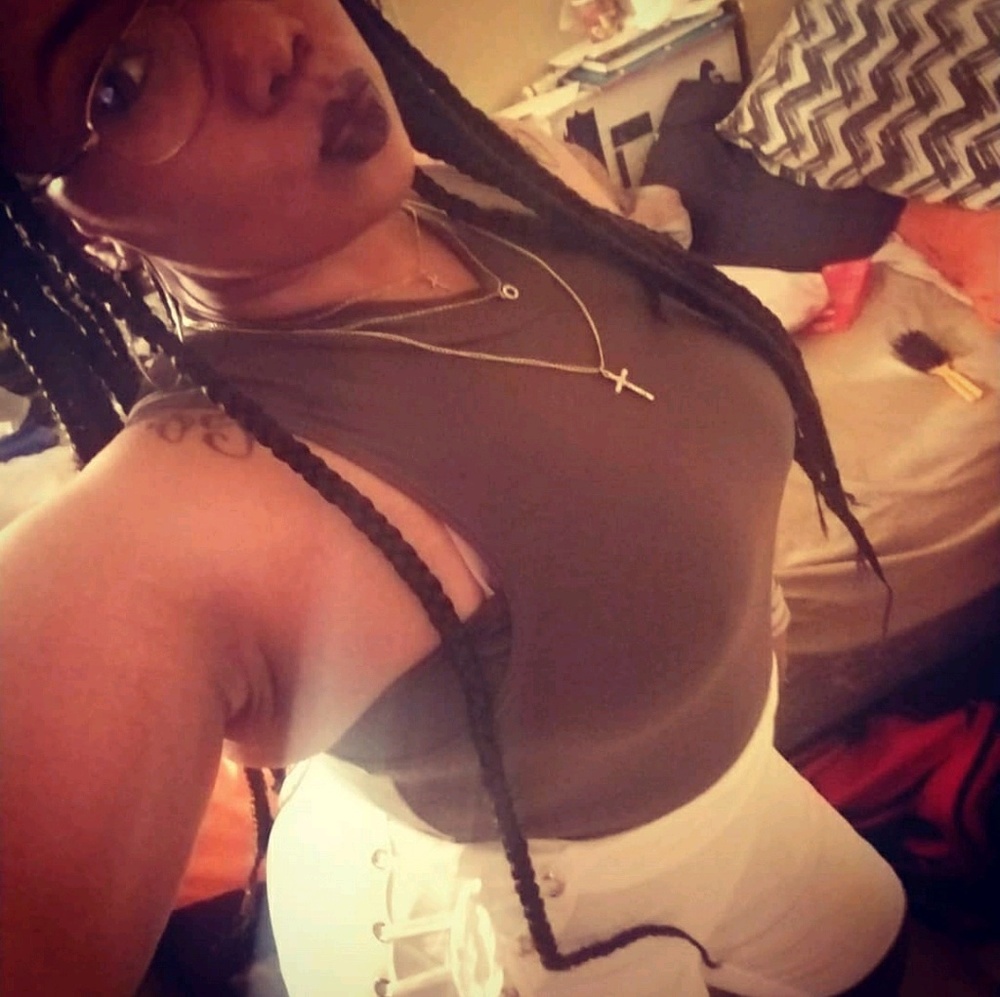 Meet your Posher, Ronnese