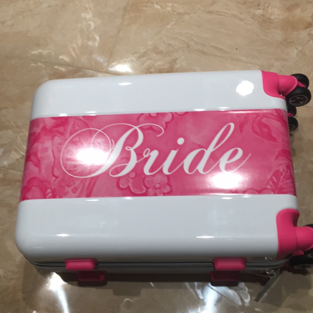 Brand new bridal suitcase! Lori Diamond Collection