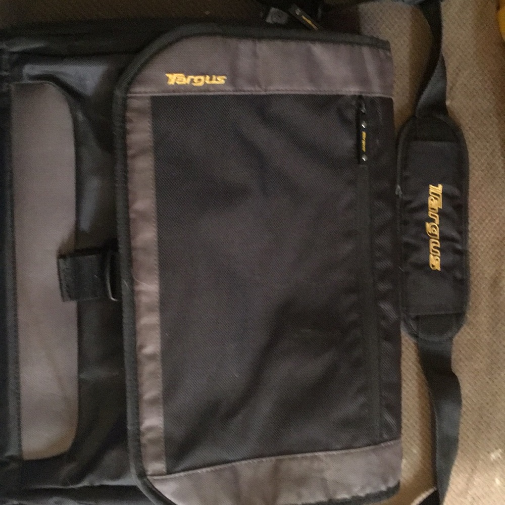 Targus laptop briefcase