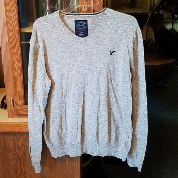 AE Gray Sweater - Picture 1 of 4