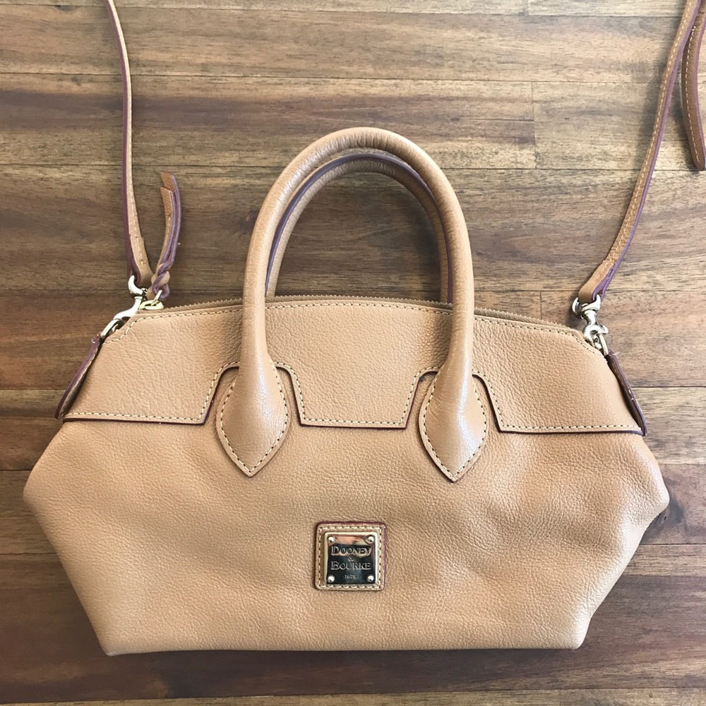 Dooney & Bourke 😍