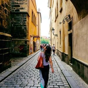 Meet your Posher, Connie