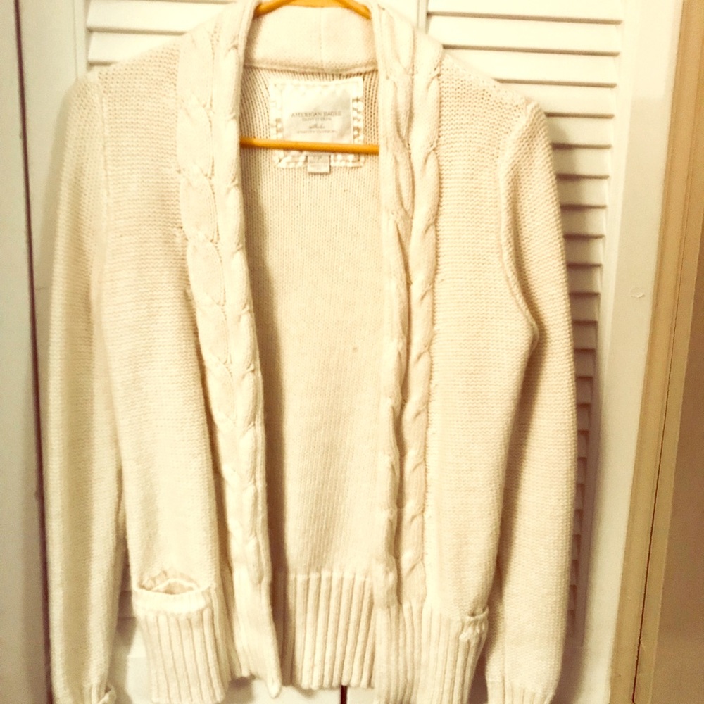 Cozy American Eagle cardigan!