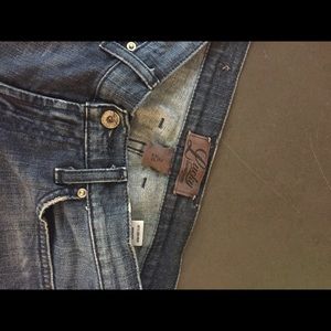 Lucky Jeans good deal