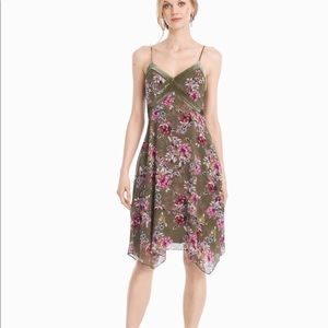 NWT Strappy Velvet Trim Floral Dress Sz 2 WHBM