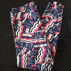 Lularoe TC tribal print leggings