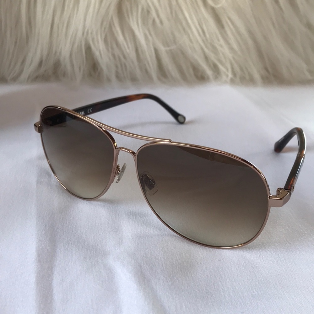 Fossil Aviator sunglasses-NEW NEVER WORN