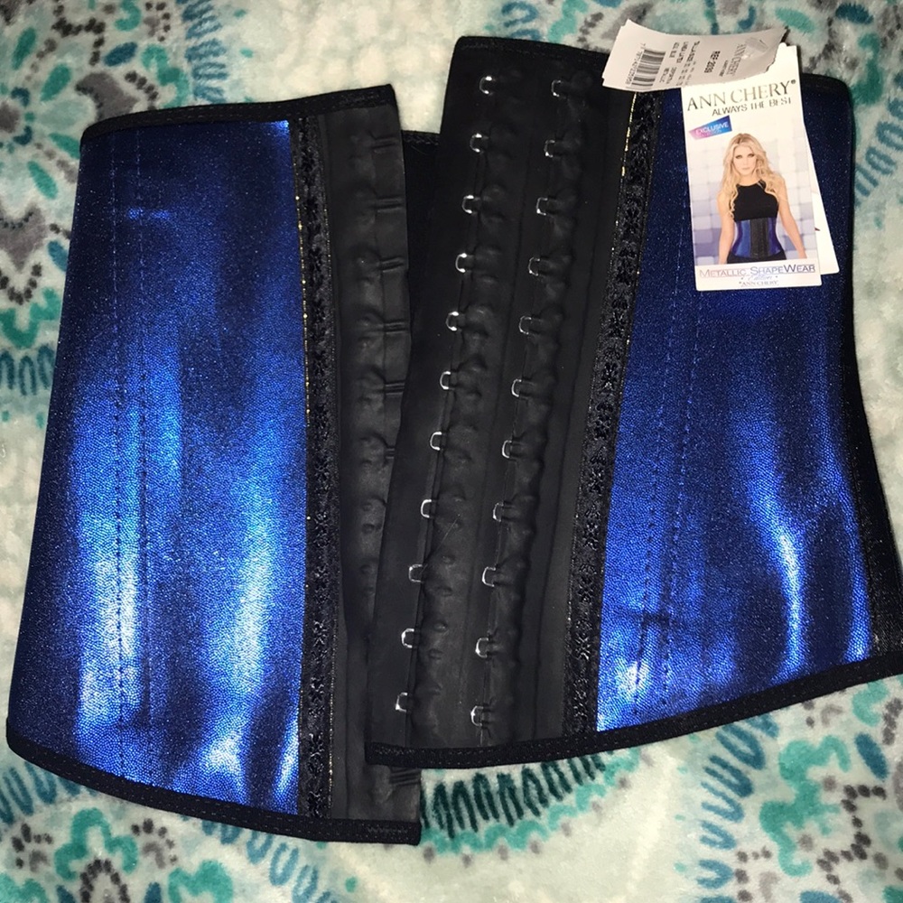 Size 32 Ann Chery Waist trainer, Metallic Series.