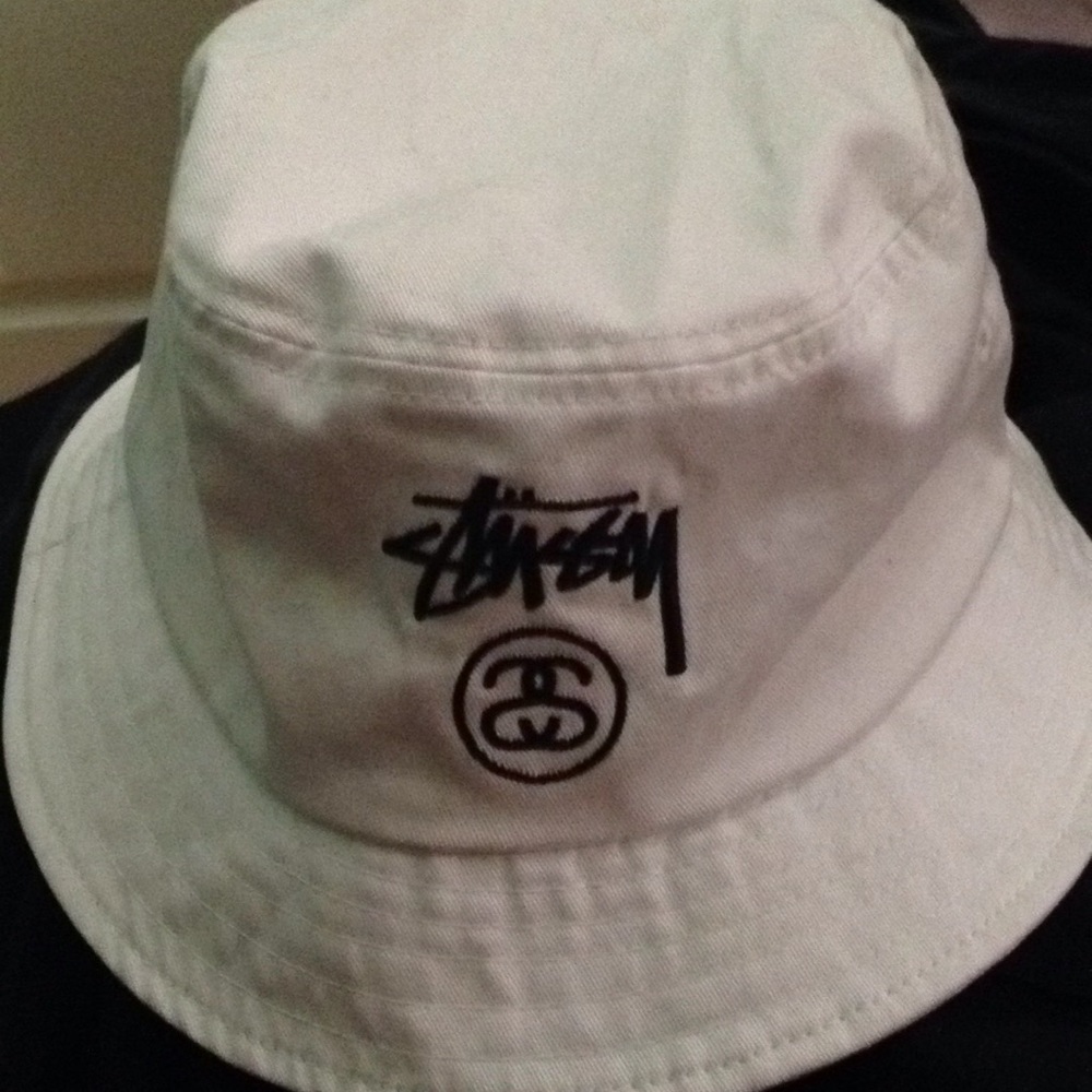 Stussy bucket hat
