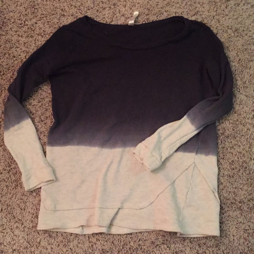 Black/gray/cream sweatshirt top!!
