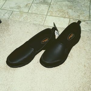 payless shoes non slip