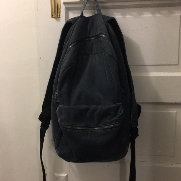 Backpack - Picture 4 of 4