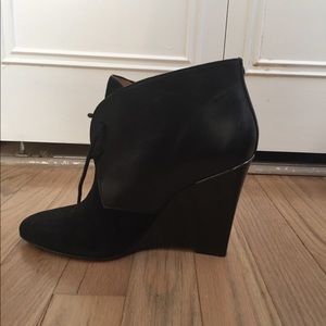 Coach lace up shootie