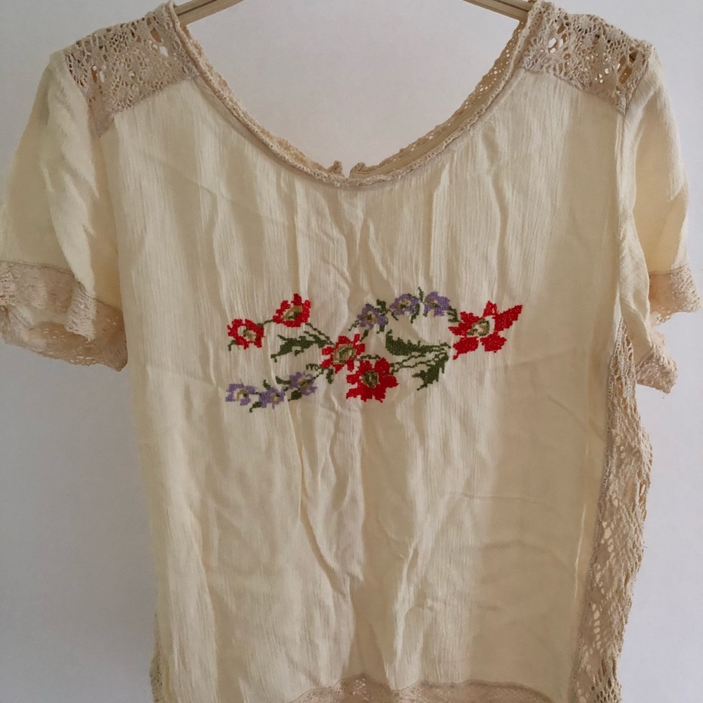 Free People embroidered top w/lace