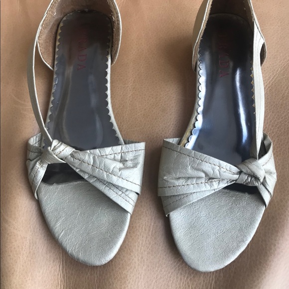 Vintage Prada gold sandals size 36 - Picture 2 of 7