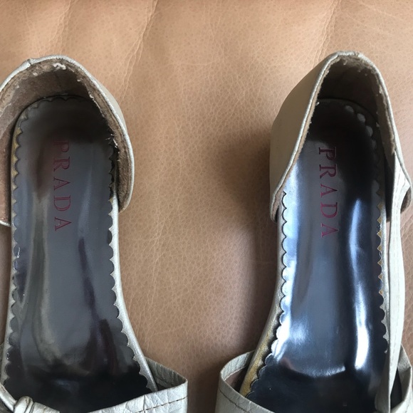 Vintage Prada gold sandals size 36 - Picture 3 of 7